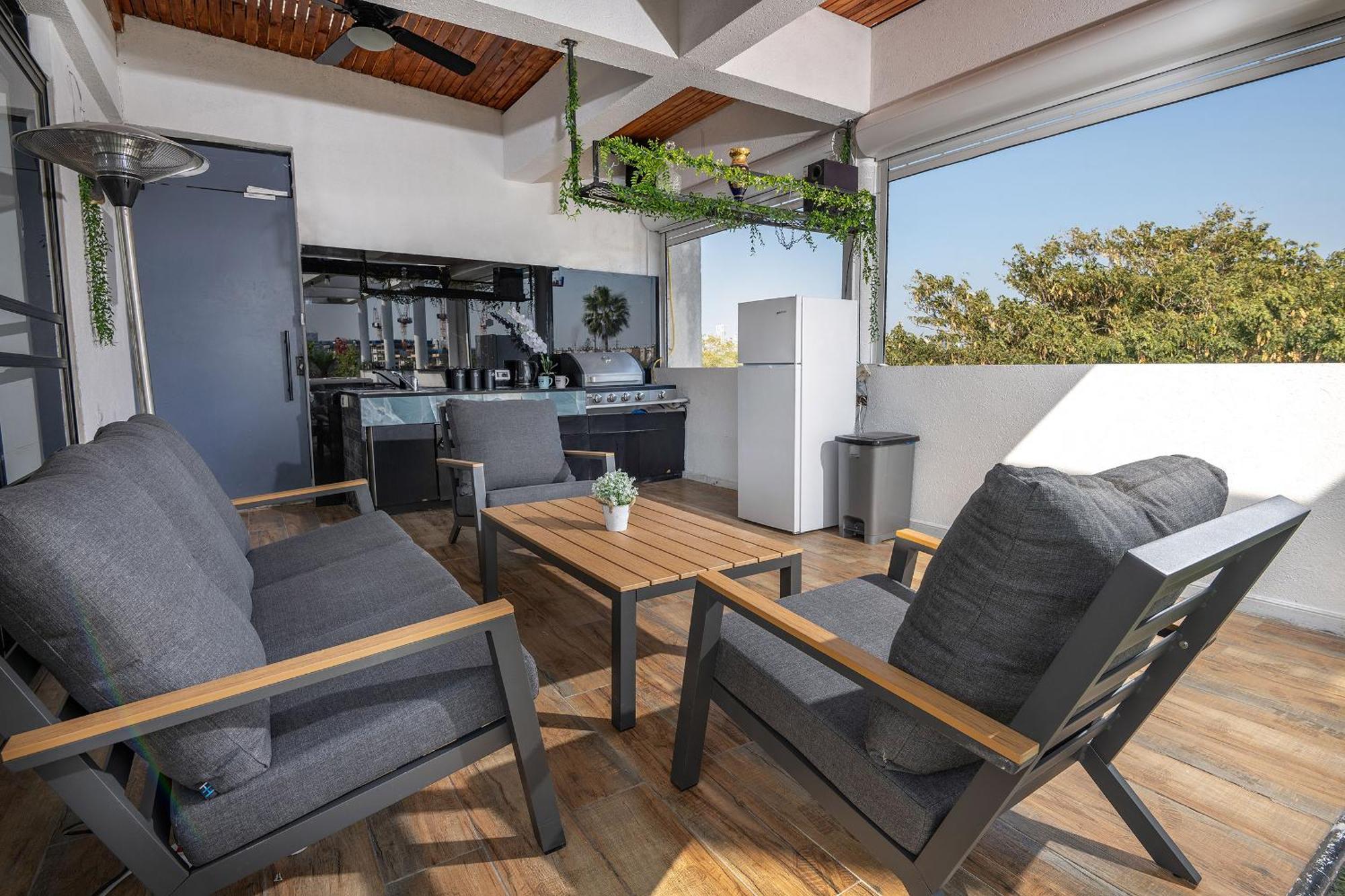 Апартаменты Luxurious Penthouse In Tel Aviv With Pool Экстерьер фото